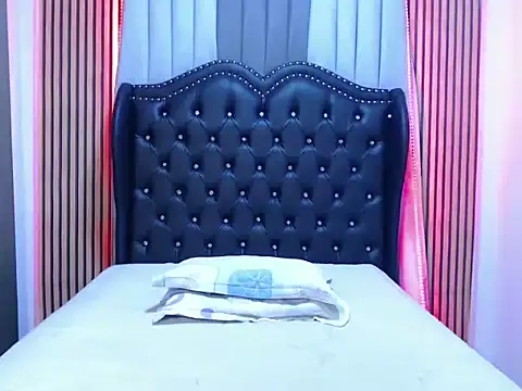 Snapshot of sweet_athena chatting on December 4, 6:01 am sweet athena online show from December 4, 6:01 am