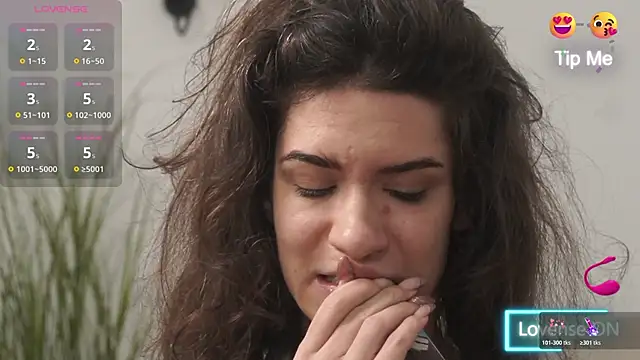 Snapshot of adisson_fox chatting on November 19, 7:08 am adisson fox online show from November 19, 7:08 am