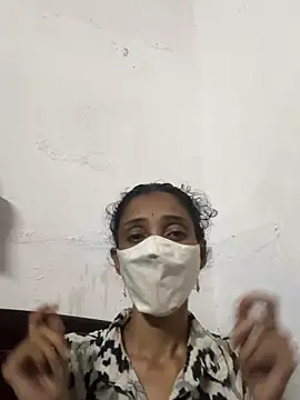 Snapshot of sweetreddy-02 chatting on October 29, 6:23 am sweetreddy-02 online show from October 29, 6:23 am