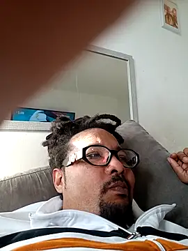 Snapshot of romero115 chatting on November 18, 1:36 pm romero115 online show from November 18, 1:36 pm