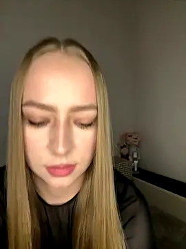 Snapshot of MissOyee chatting on September 21, 5:18 pm MissOyee online show from September 21, 5:18 pm