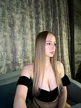 Snapshot of MissOyee chatting on November 7, 7:29 pm MissOyee online show from November 7, 7:29 pm