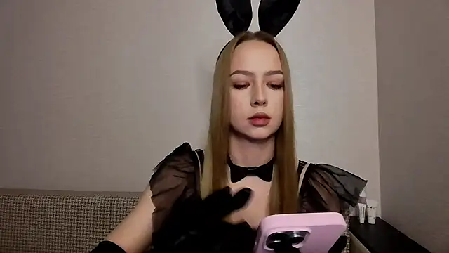 Snapshot of MissOyee chatting on September 19, 6:12 pm MissOyee online show from September 19, 6:12 pm