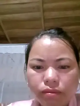 emly-xinh18 online show from September 18, 1:25 pm