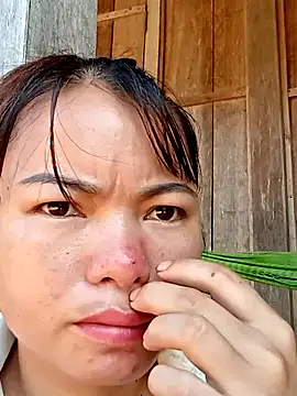 emly-xinh18 online show from October 20, 2:57 am