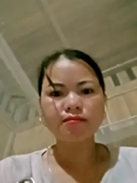 emly-xinh18 online show from November 12, 9:18 pm