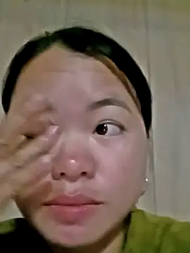 emly-xinh18 online show from November 26, 10:21 pm