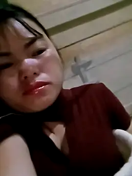 emly-xinh18 online show from October 31, 9:54 pm