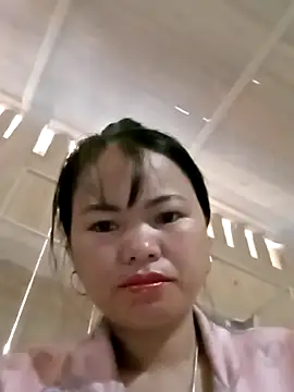 emly-xinh18 online show from October 31, 1:57 am