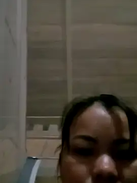 emly-xinh18 online show from November 21, 11:04 pm