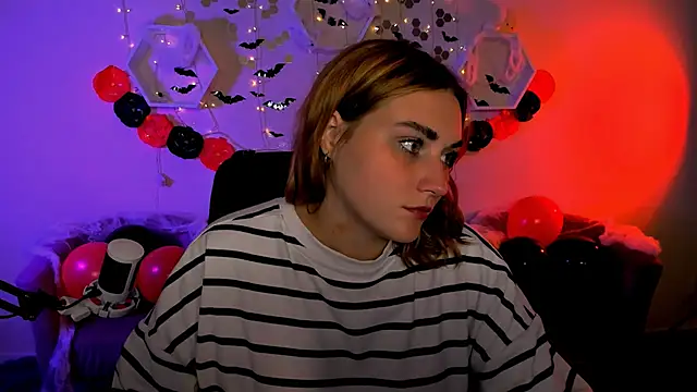 casey meow  online show from October 27, 9:43 am