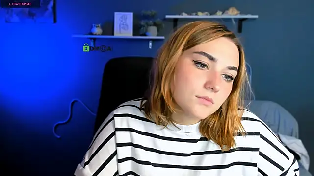 casey meow  online show from October 23, 8:35 am