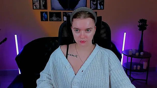 LisaMitchell online show from October 16, 4:32 am