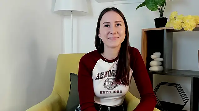 KizzyKailiponi online show from September 20, 9:03 am