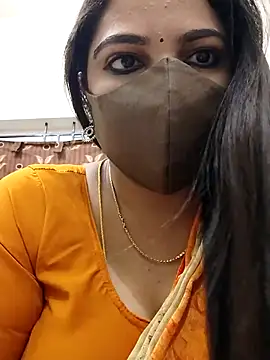 Snapshot of hottamil_honey_couples chatting on October 9, 10:21 pm hottamil honey couples online show from October 9, 10:21 pm