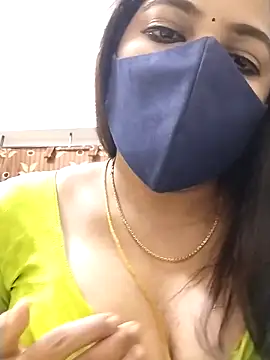 Snapshot of hottamil_honey_couples chatting on October 16, 10:18 pm hottamil honey couples online show from October 16, 10:18 pm