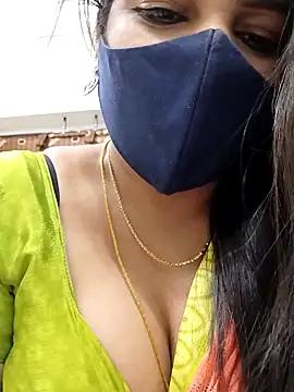 Snapshot of hottamil_honey_couples chatting on October 21, 10:53 pm hottamil honey couples online show from October 21, 10:53 pm