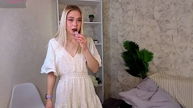 MarniOrdway online show from October 13, 4:41 pm