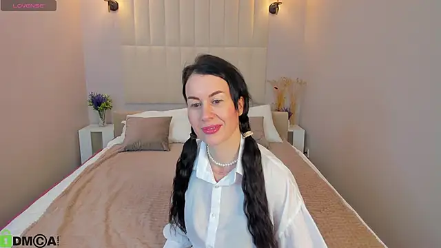 Stella Leon online show from October 11, 1:06 am