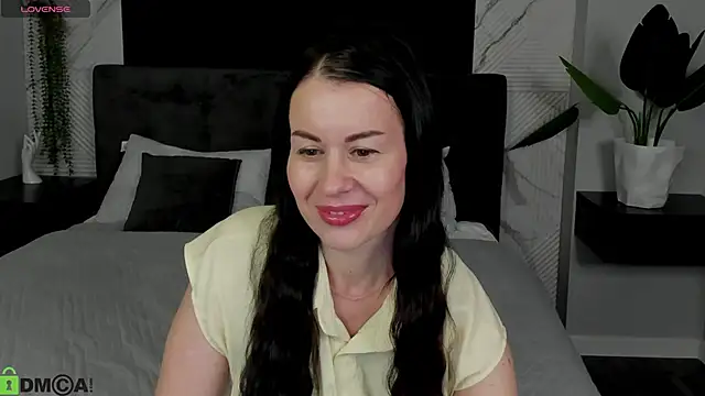 Stella Leon online show from October 13, 1:07 am