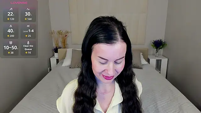 Stella Leon online show from October 18, 1:07 am