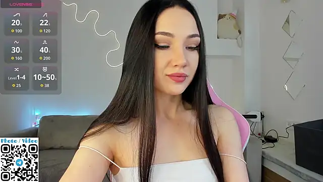 Snapshot of Helen_Spark chatting on October 25, 1:49 am Helen Spark online show from October 25, 1:49 am