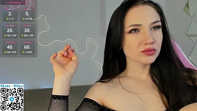 Snapshot of Helen_Spark chatting on October 13, 2:02 am Helen Spark online show from October 13, 2:02 am