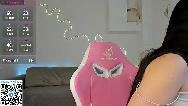 Snapshot of Helen_Spark chatting on November 22, 2:10 am Helen Spark online show from November 22, 2:10 am