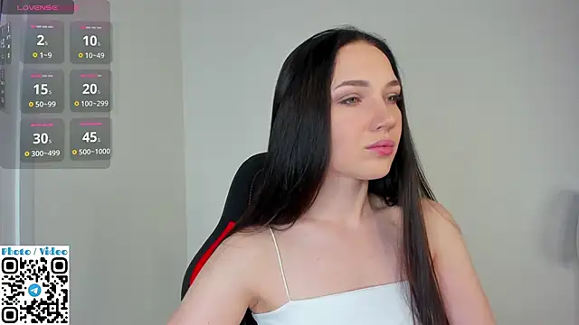 Snapshot of Helen_Spark chatting on December 1, 12:44 am Helen Spark online show from December 1, 12:44 am