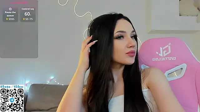 Snapshot of Helen_Spark chatting on September 20, 2:05 am Helen Spark online show from September 20, 2:05 am