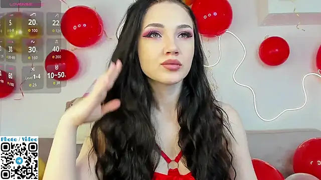 Snapshot of Helen_Spark chatting on October 12, 1:51 am Helen Spark online show from October 12, 1:51 am