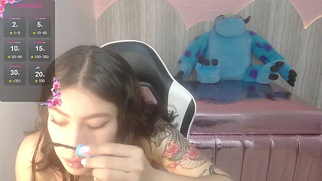 im anny t online show from November 27, 1:11 pm