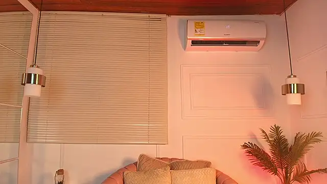 alessia moon1 online show from October 24, 12:59 pm