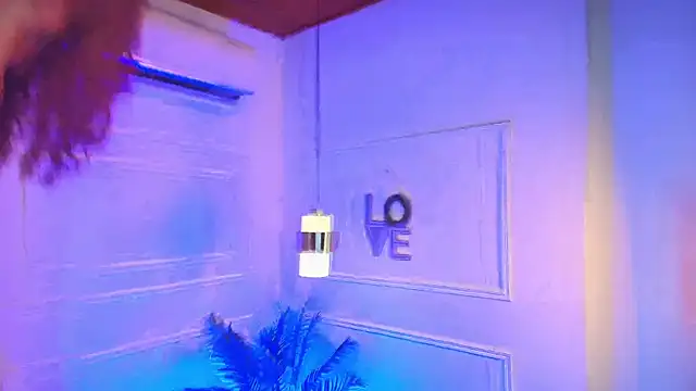 alessia moon1 online show from October 25, 1:01 pm