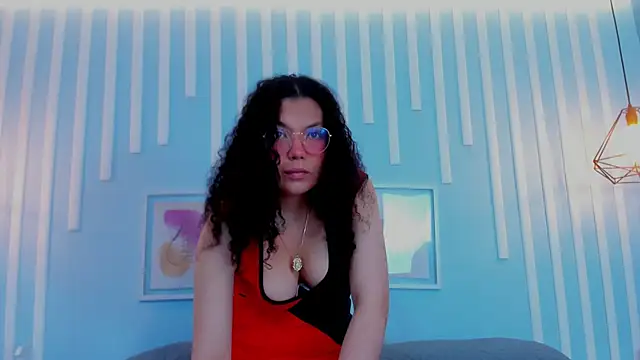 Snapshot of SweetStarr_ chatting on October 14, 12:50 pm SweetStarr online show from October 14, 12:50 pm