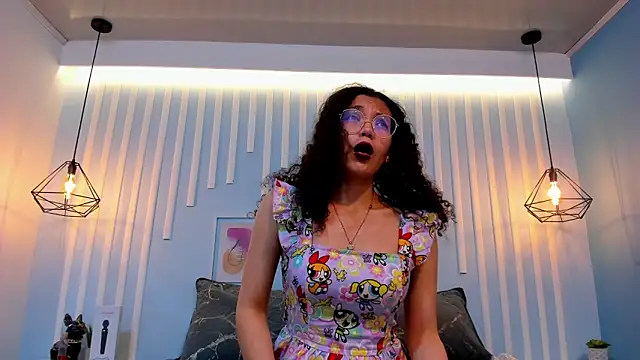 SweetStarr  online show from November 3, 1:04 pm