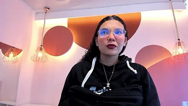 Snapshot of SweetStarr_ chatting on September 22, 12:55 pm SweetStarr online show from September 22, 12:55 pm