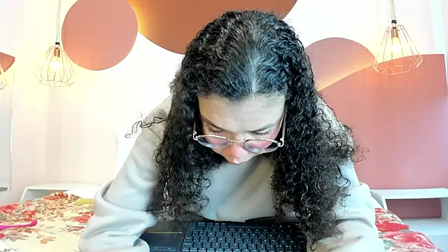 Snapshot of SweetStarr_ chatting on September 30, 12:55 pm SweetStarr online show from September 30, 12:55 pm