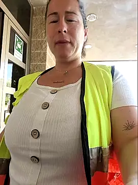 bichota85 online show from April 21, 10:00 am