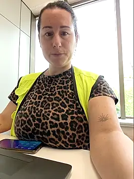 bichota85 online show from April 22, 9:05 am