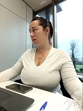 bichota85 online show from December 23, 9:08 am