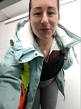 bichota85 online show from March 17, 11:24 am