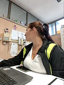 bichota85 online show from October 3, 10:39 am