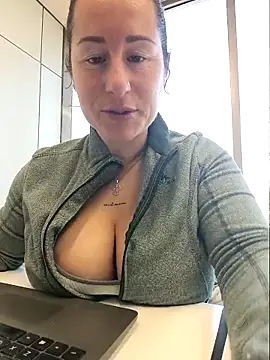 bichota85 online show from February 23, 10:49 am