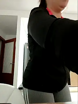 bichota85 online show from November 28, 9:42 am