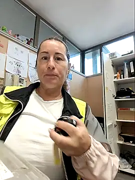 bichota85 online show from October 17, 10:07 am