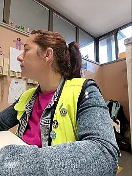 bichota85 online show from October 24, 10:25 am