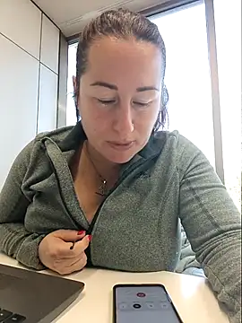 bichota85 online show from January 12, 9:49 am