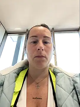 bichota85 online show from April 10, 8:54 am