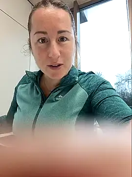 bichota85 online show from December 15, 9:04 am